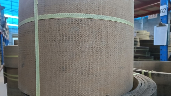 Revestimiento del freno del cabrestante Resistencia al aceite Revestimiento del freno industrial Revestimiento de la lámina de fricción Revestimiento del rollo